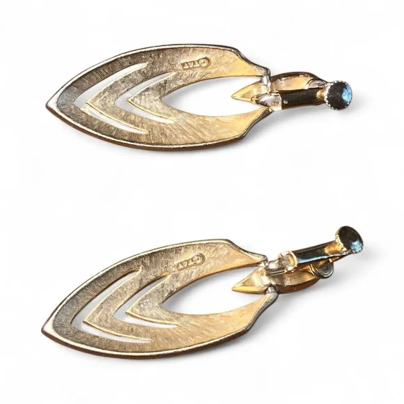 TAT Matte Gold Tone Chunky Runway Signed Statement Earrings Screwback Clip-On - Picture 5 of 6